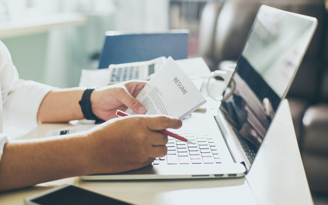 Should You Use a CV or a Resume? Learn the Difference in 90 Seconds